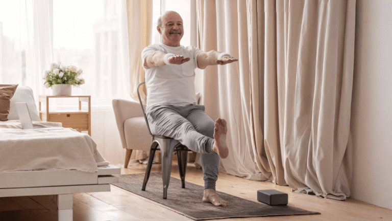 6 exercices sur chaise pour muscler les cuisses, les mollets et les hanches (idéaux si vous avez plus de 60 ans)