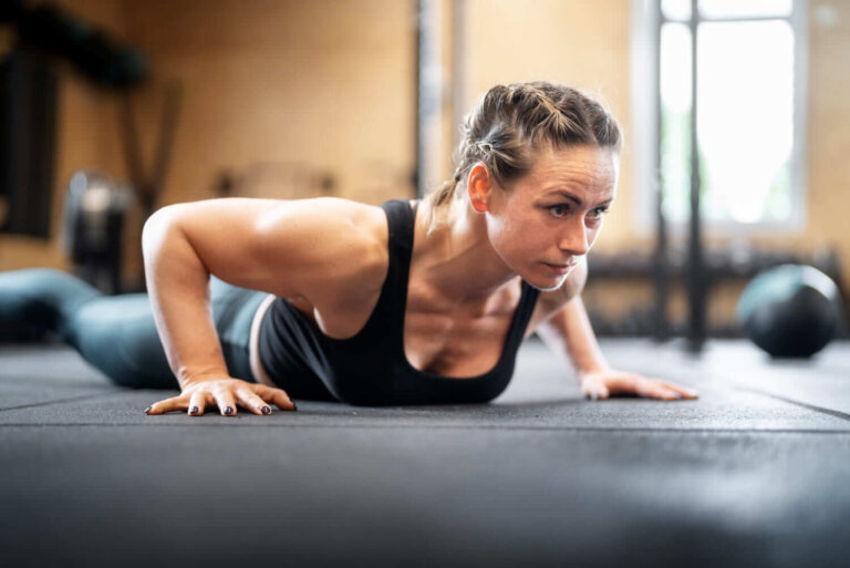 Progression pour les burpees : comment passer de débutant à pro en 6 niveaux