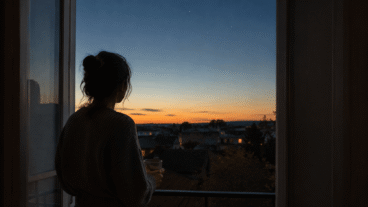 Rabindranath Tagore : « Si tu pleures d’avoir perdu le soleil, tu ne verras pas non plus les étoiles. »